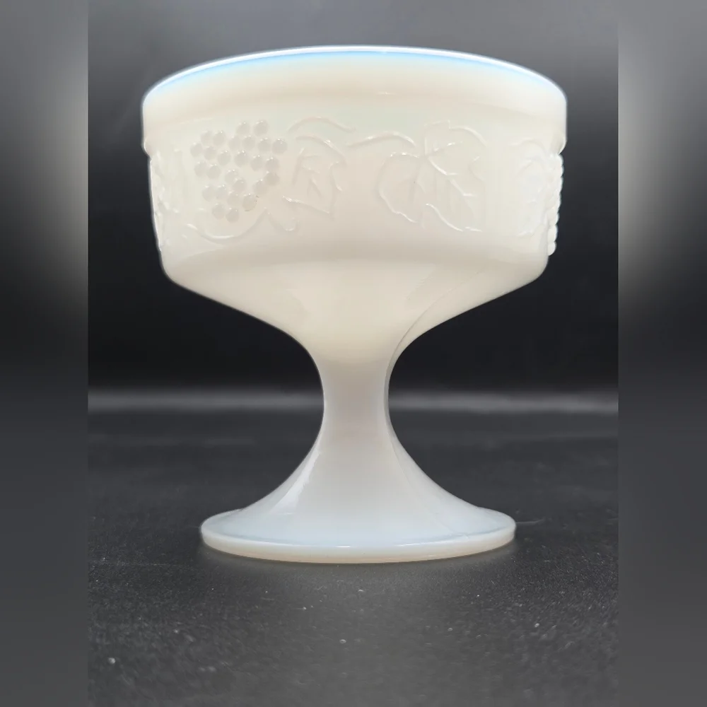 VTG‎ Anchor Hocking Milk Glass Harvest Grape & Leaves Set/2 Footed Dessert Bowls
